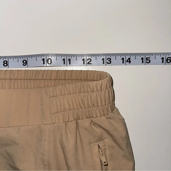 Old Navy StretchTech Tan Mid-rise Zip Ankle Relaxed Jogger Pants Small Women’s - Picture 8 of 13